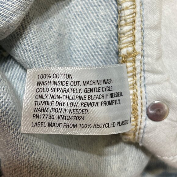 Wild Fable Denim Jean Shorts Crossover Button Fly Light Wash Size 16 Fray - Picture 7 of 7